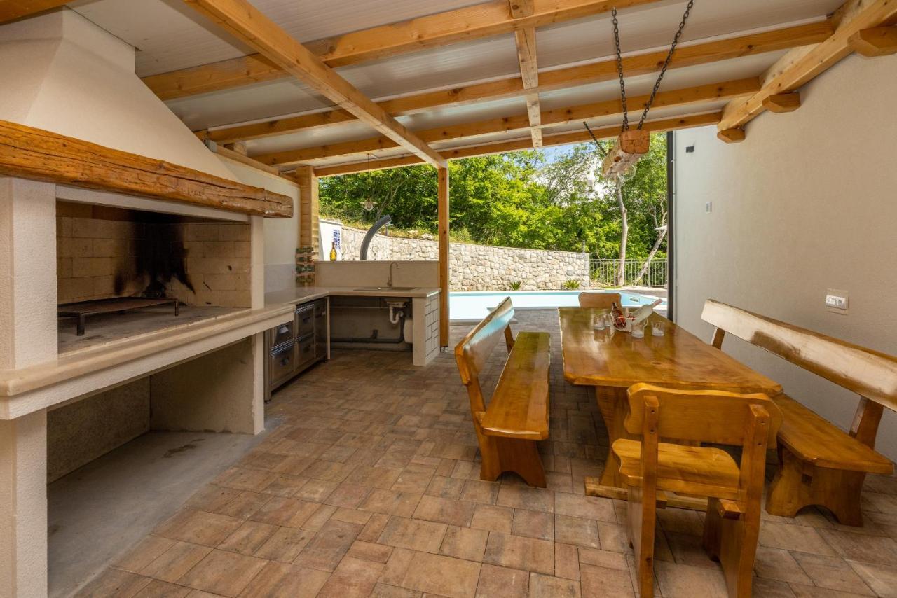 Villa Antani With Heated Pool, Sauna & Jacuzzi Crikvenica Exterior photo